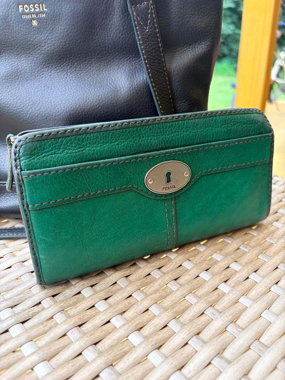 Fossil Maddox Leather Keyhole Zip-Around Long Wallet